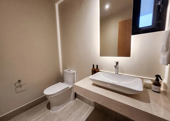 Apartment Ameth - Stylish Downtown With Rooftop Pool & Gym