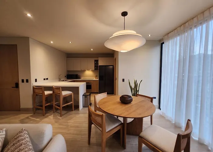 Ameth - Stylish Downtown With Rooftop Pool & Gym Apartment *