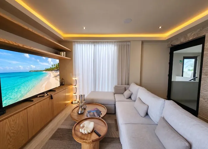 Apartment Ameth - Stylish Downtown With Rooftop Pool & Gym *