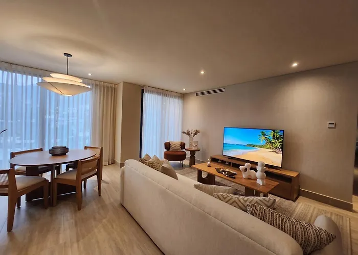 Apartment Ameth - Stylish Downtown With Rooftop Pool & Gym